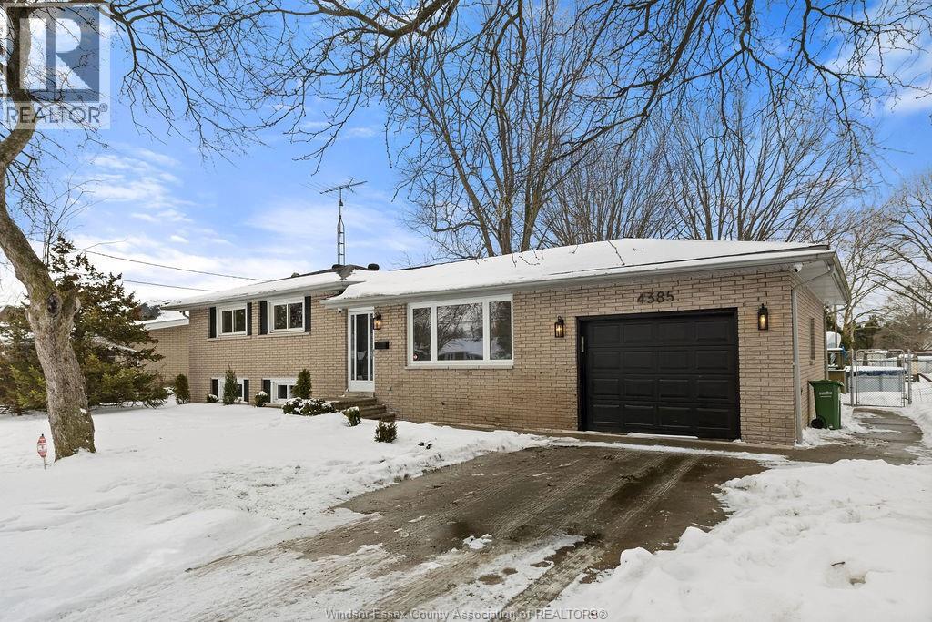 4385 Huron Church Line Road, Lasalle, Ontario  N8H 1H3 - Photo 3 - 26005033