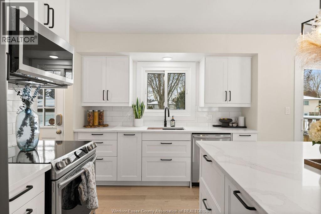 4385 Huron Church Line Road, Lasalle, Ontario  N8H 1H3 - Photo 9 - 26005033