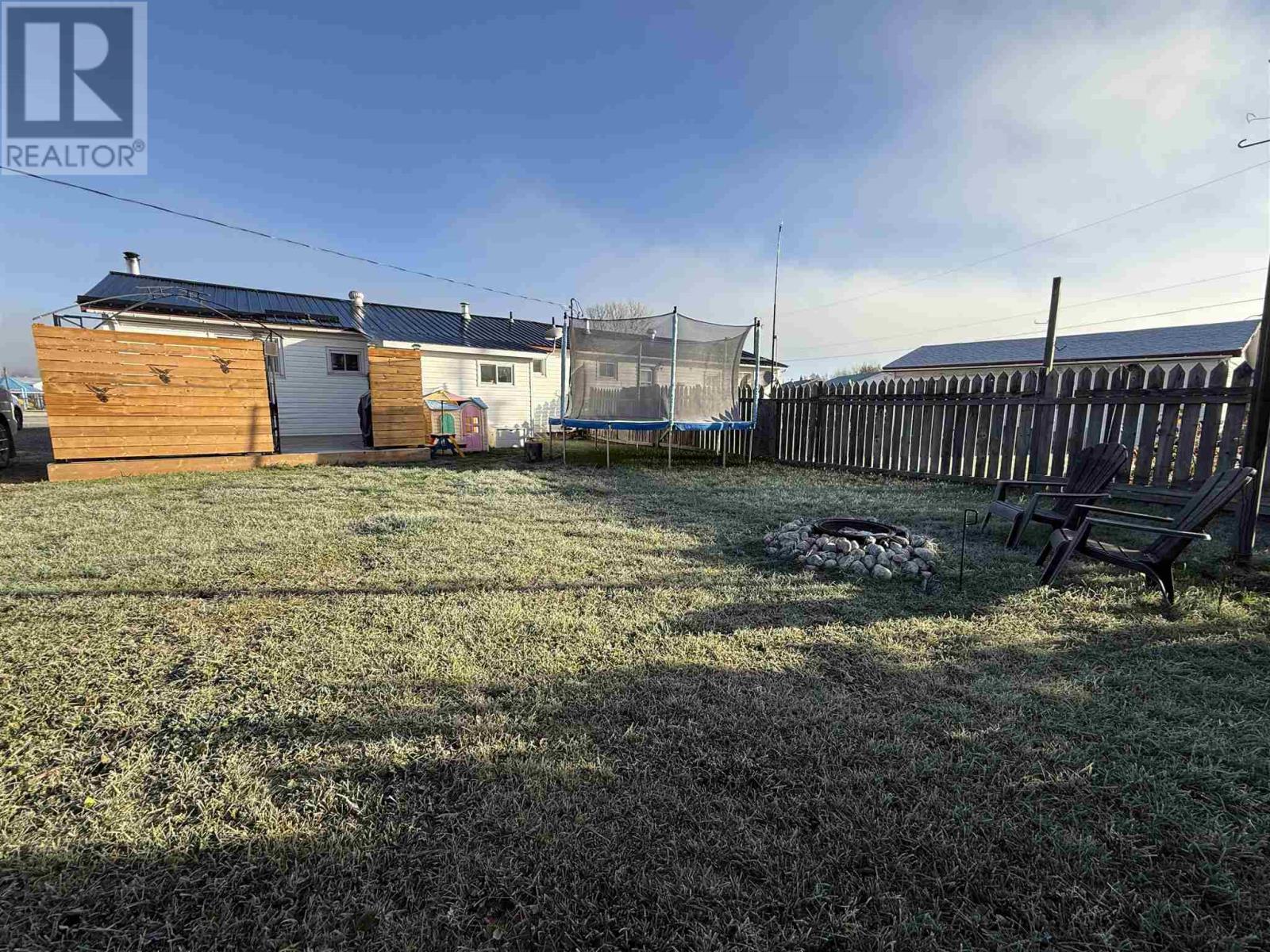 215 Des Sapins, Dubreuilville, Ontario  P0S 1B0 - Photo 3 - SM253086