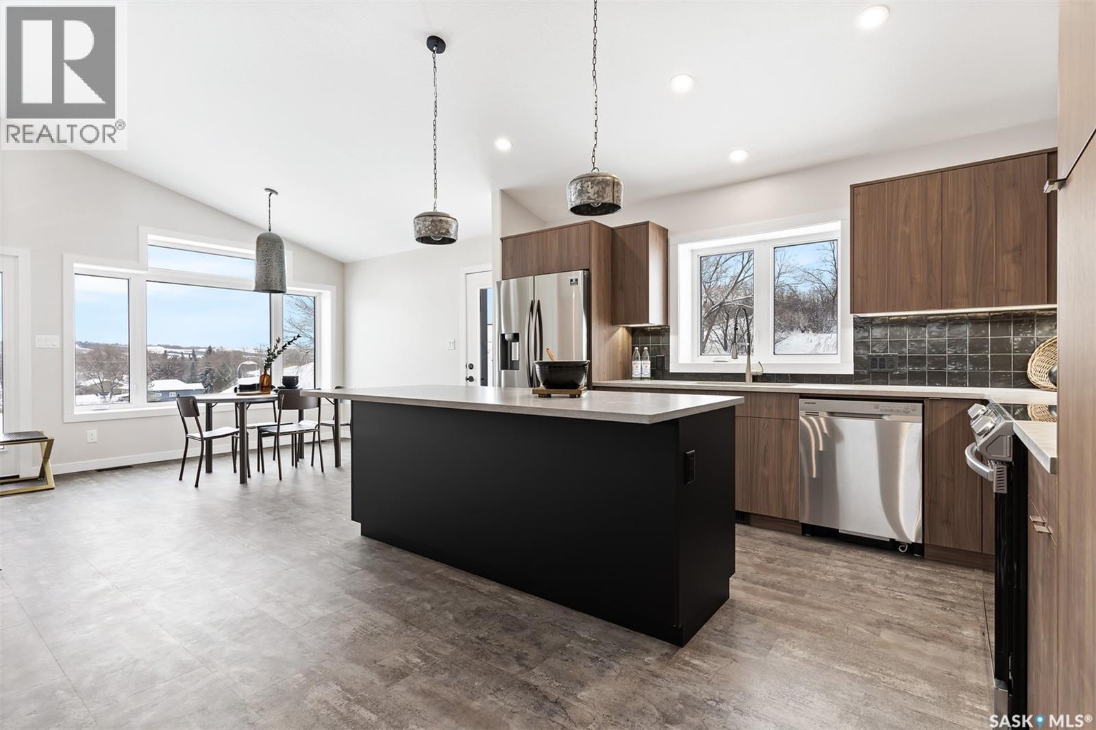 9 70 8th Avenue, Lumsden, Saskatchewan  S0G 3C0 - Photo 7 - SK030041