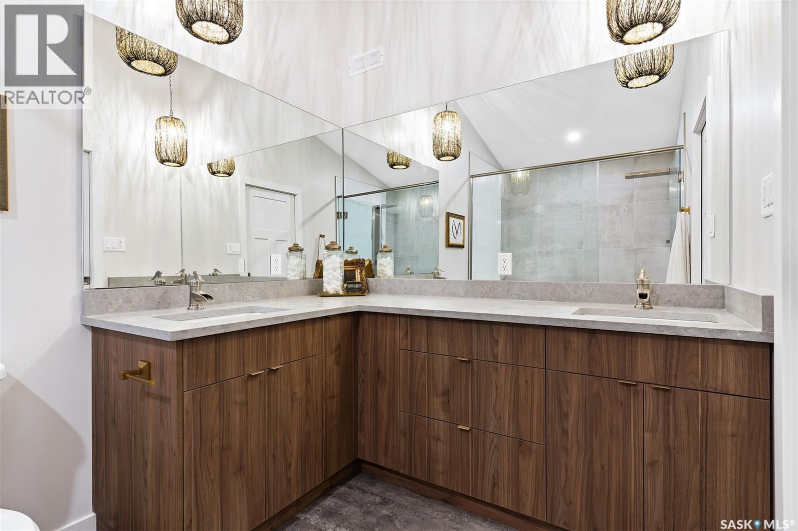 9 70 8th Avenue, Lumsden, Saskatchewan  S0G 3C0 - Photo 17 - SK030041