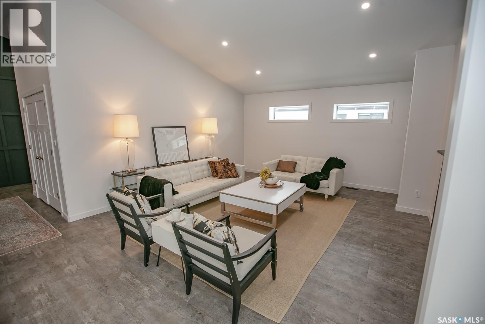 9 70 8th Avenue, Lumsden, Saskatchewan  S0G 3C0 - Photo 11 - SK030041