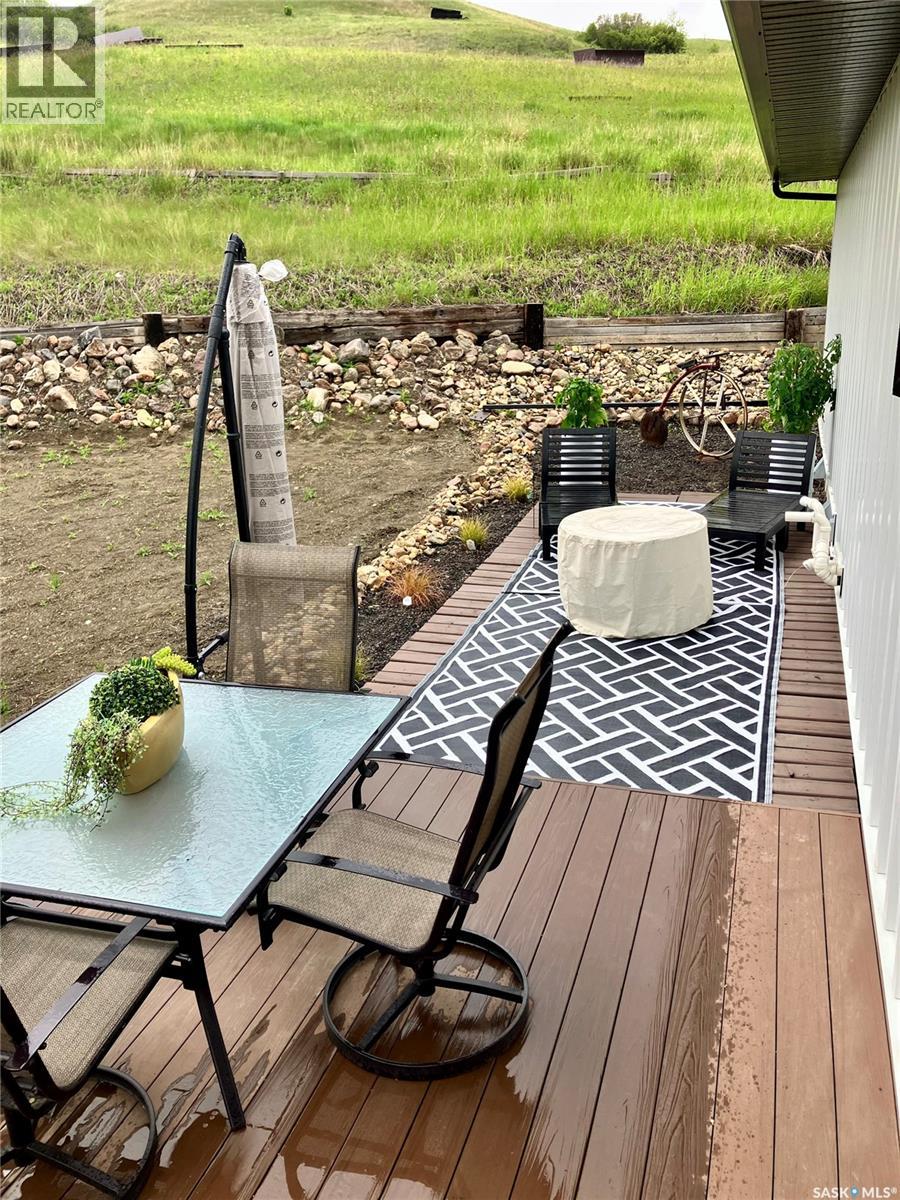 9 70 8th Avenue, Lumsden, Saskatchewan  S0G 3C0 - Photo 31 - SK030041