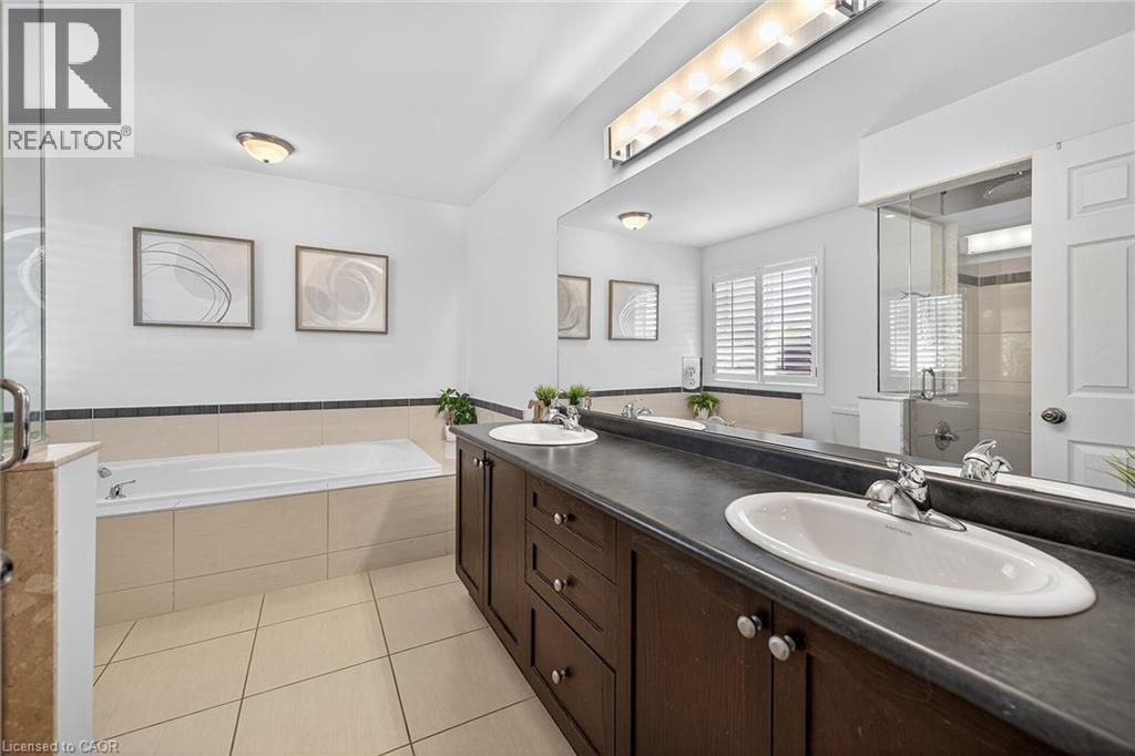 8 Chartwell Circle, Hamilton, Ontario  L9A 0B6 - Photo 25 - 40807129