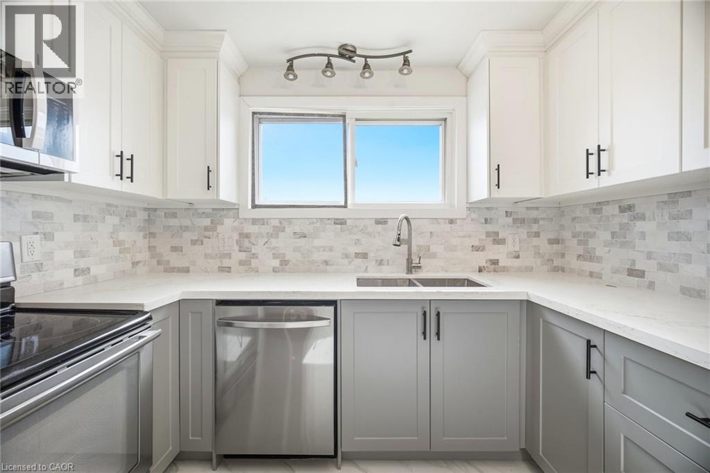 8 Claudette Gate, Hamilton, Ontario  L9B 1T5 - Photo 3 - 40807316