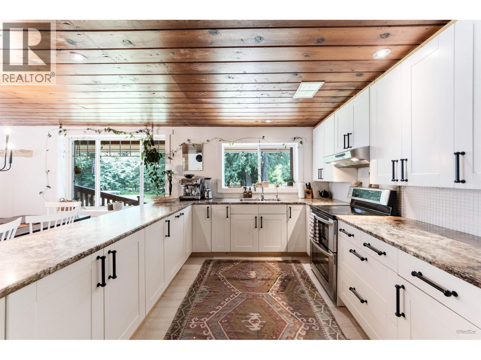 14848 Squamish Valley Road, Squamish, British Columbia  V0N 1H0 - Photo 11 - R3095939