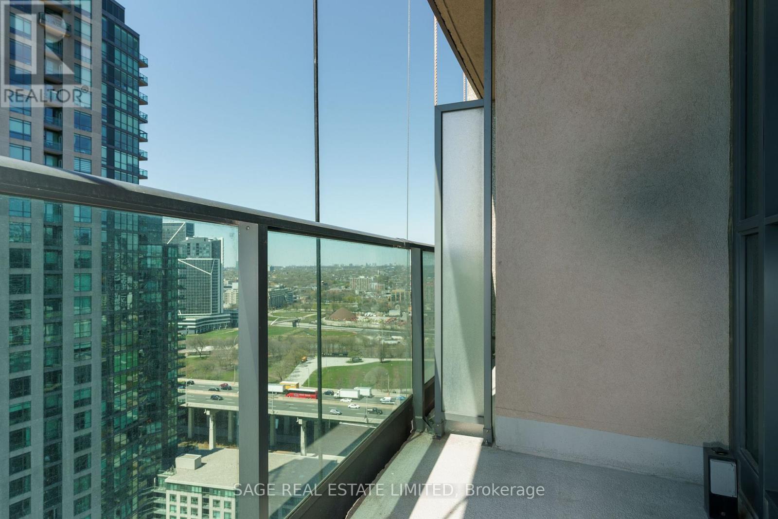 2707 - 215 Fort York Boulevard, Toronto, Ontario  M5V 4A2 - Photo 24 - C12867704