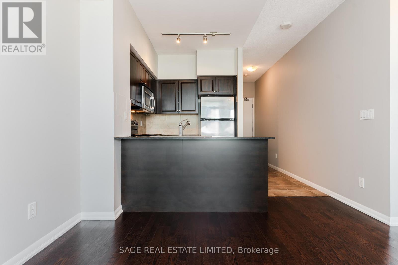 2707 - 215 Fort York Boulevard, Toronto, Ontario  M5V 4A2 - Photo 9 - C12867704