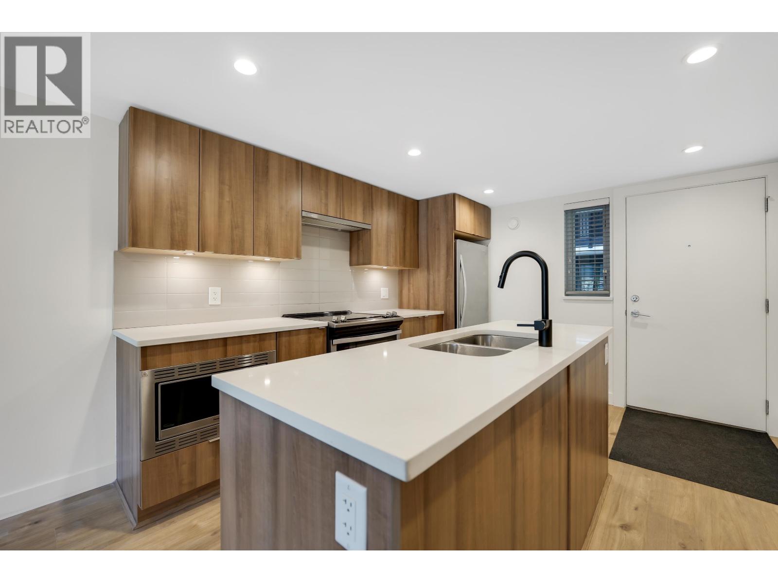 414 1365 Pemberton Avenue, Squamish, British Columbia  V8B 1B7 - Photo 4 - R3096728