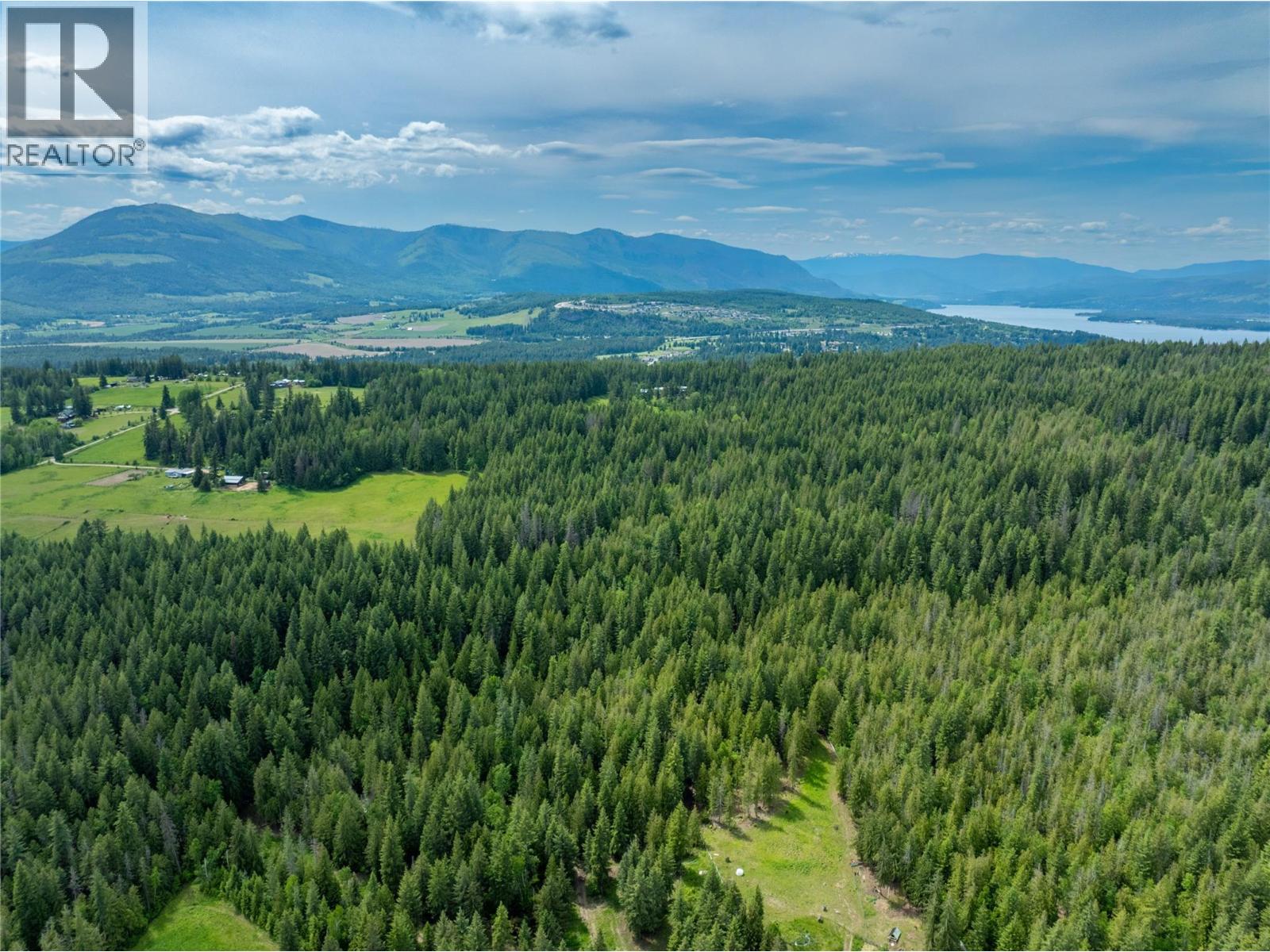 3175 Hautala Road, Sorrento, British Columbia  V0E 2W1 - Photo 3 - 10378698