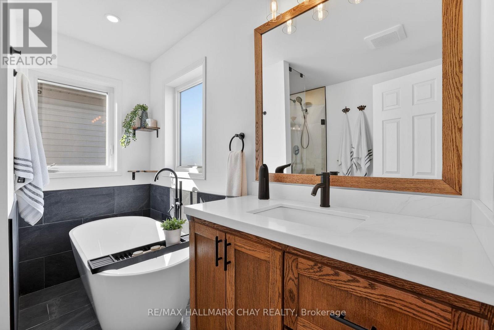 20 Burwell Street, Whitby, Ontario  L1R 0B7 - Photo 19 - E12867556