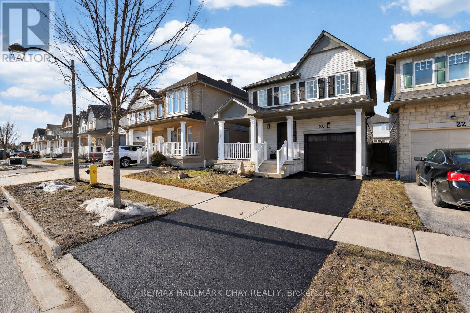 20 Burwell Street, Whitby, Ontario  L1R 0B7 - Photo 2 - E12867556