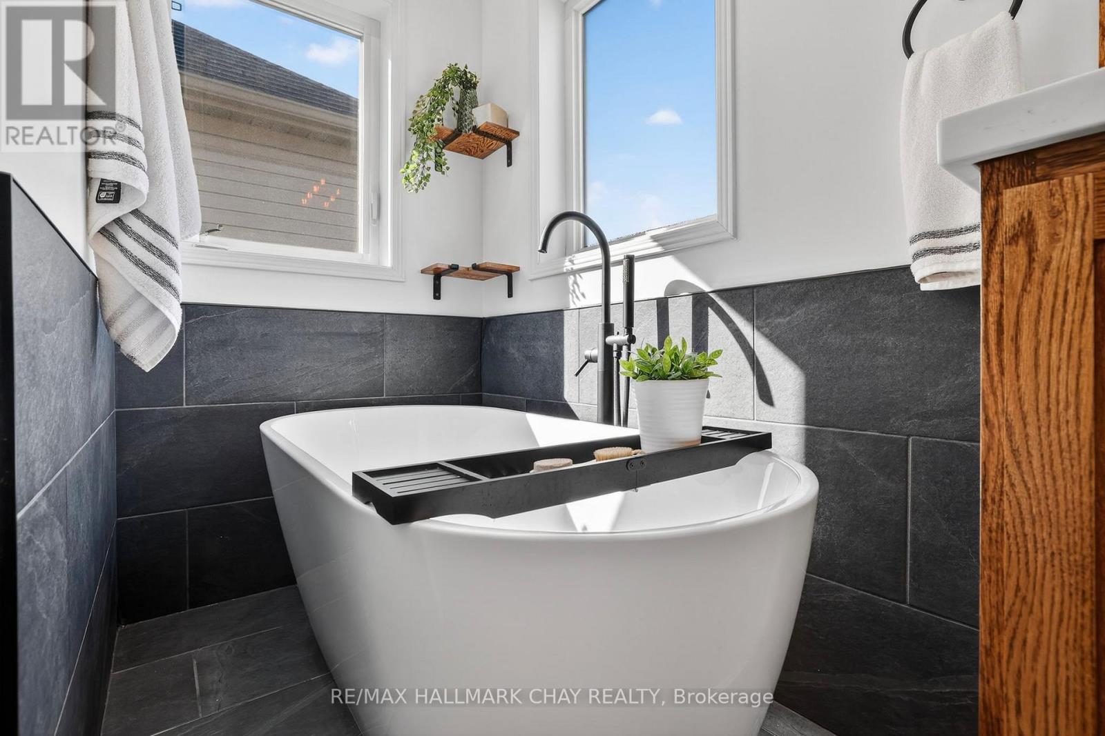 20 Burwell Street, Whitby, Ontario  L1R 0B7 - Photo 21 - E12867556