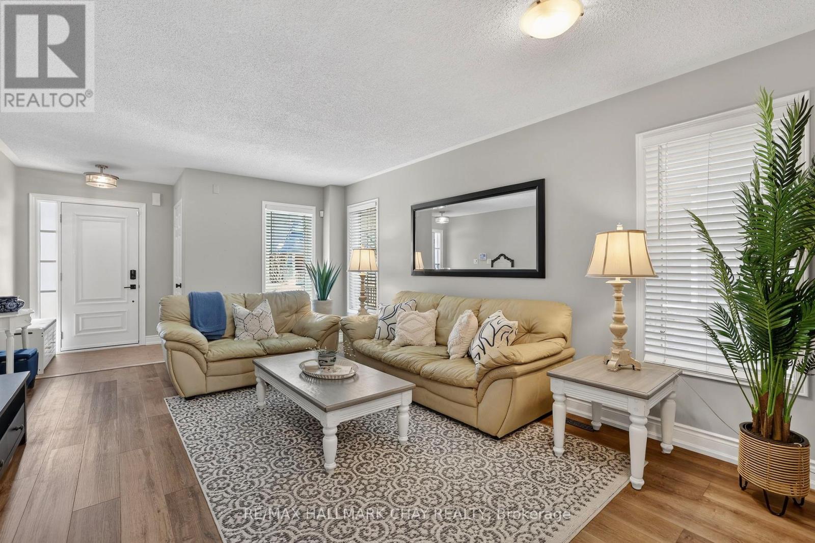 20 Burwell Street, Whitby, Ontario  L1R 0B7 - Photo 5 - E12867556