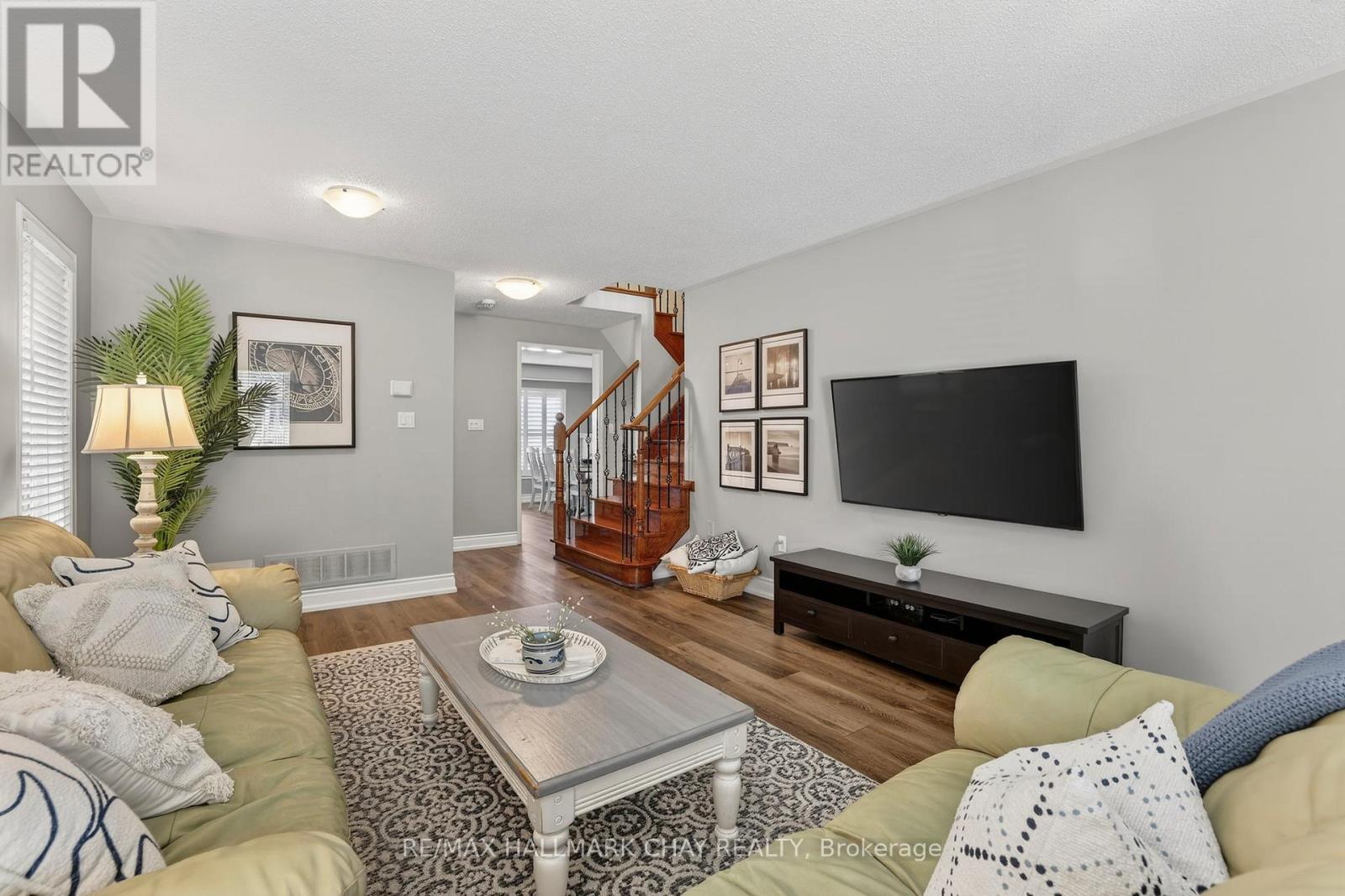 20 Burwell Street, Whitby, Ontario  L1R 0B7 - Photo 6 - E12867556