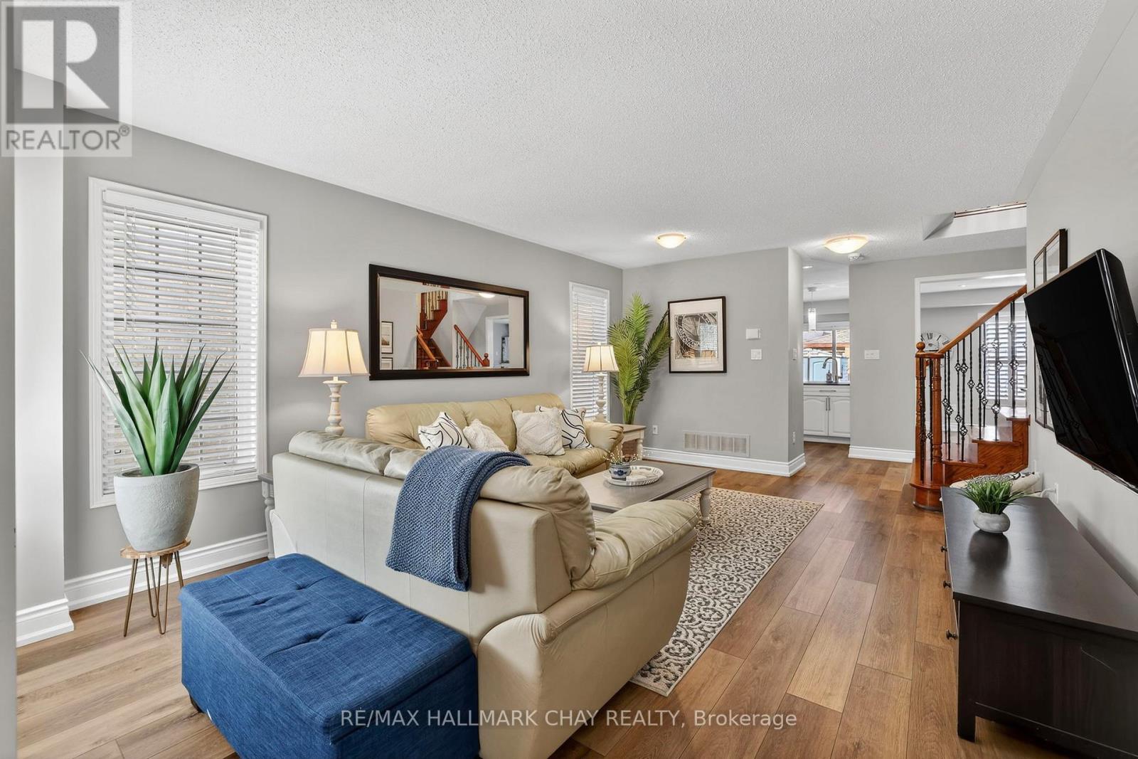 20 Burwell Street, Whitby, Ontario  L1R 0B7 - Photo 7 - E12867556