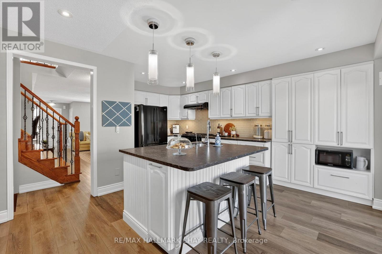 20 Burwell Street, Whitby, Ontario  L1R 0B7 - Photo 8 - E12867556