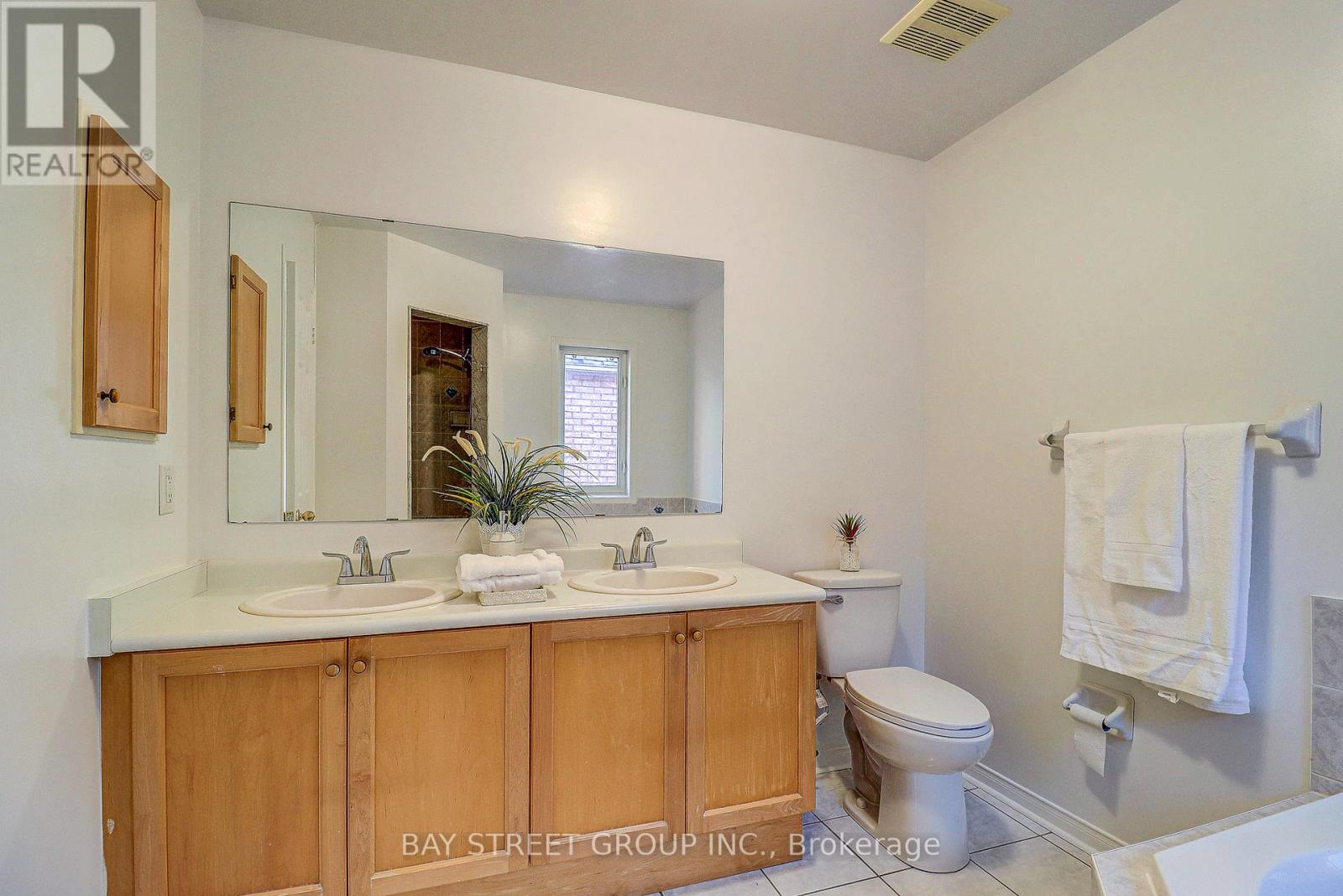 25 Birchcrest Court, Toronto, Ontario  M1W 4A4 - Photo 11 - E12867562