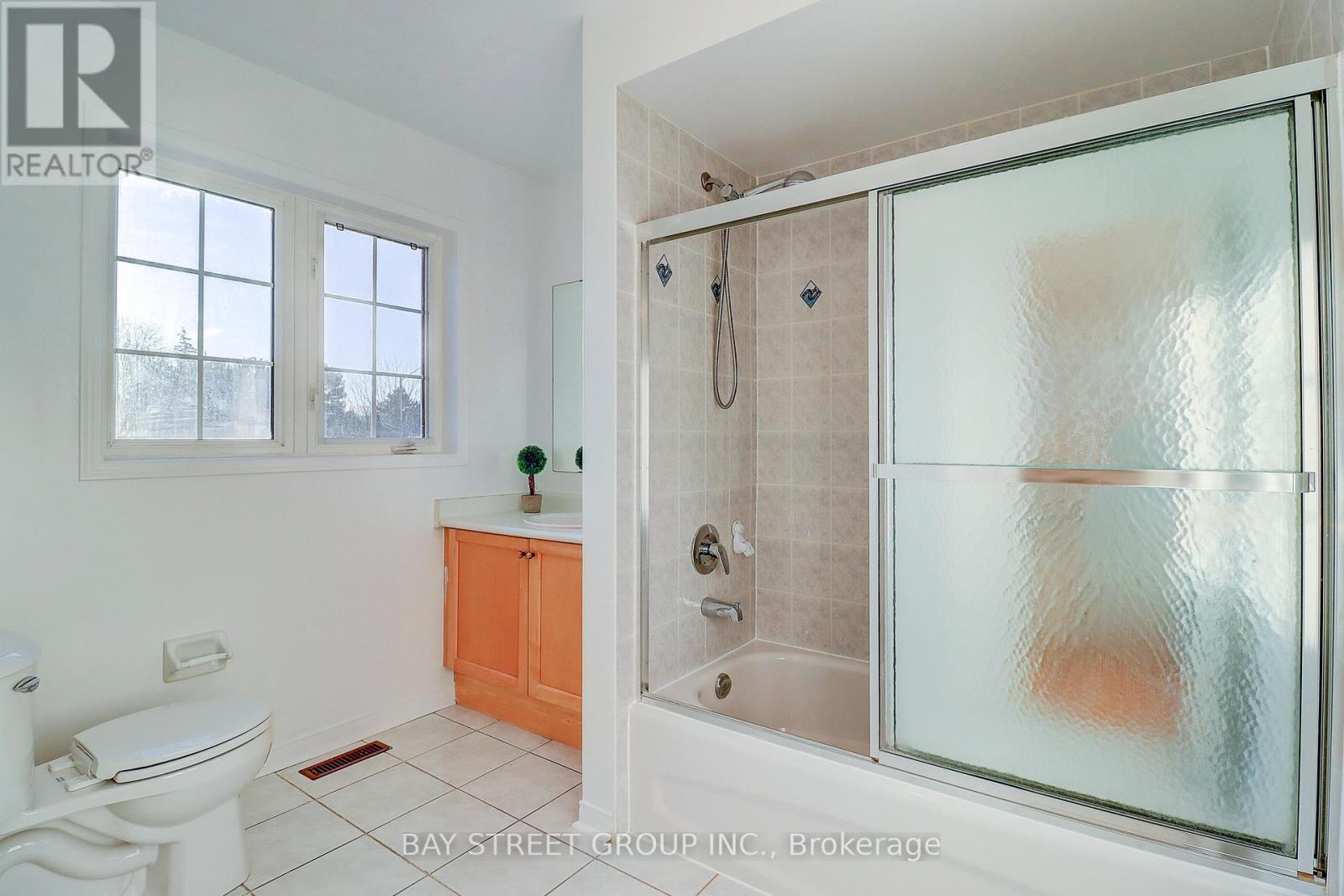 25 Birchcrest Court, Toronto, Ontario  M1W 4A4 - Photo 12 - E12867562