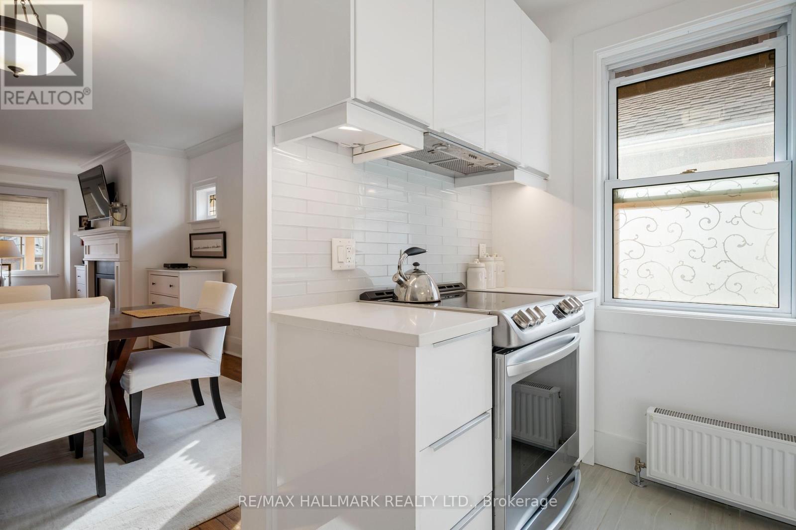 Upper - 28 Glen Manor Drive, Toronto, Ontario  M4E 2X2 - Photo 17 - E12867644