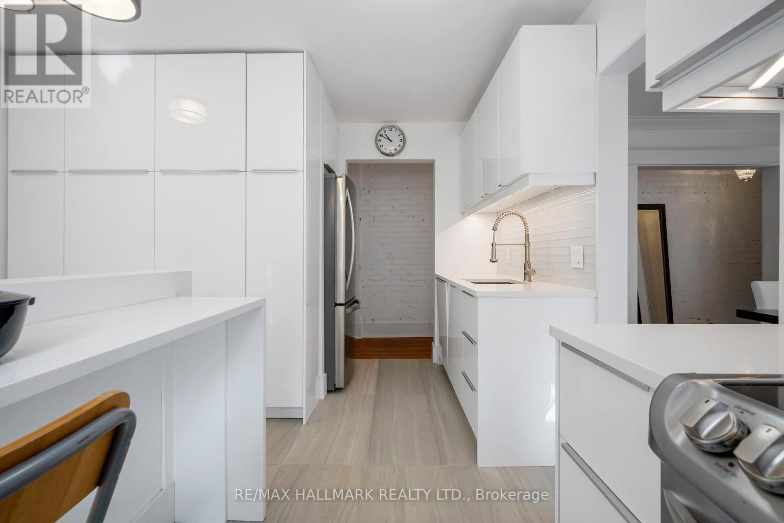 Upper - 28 Glen Manor Drive, Toronto, Ontario  M4E 2X2 - Photo 18 - E12867644