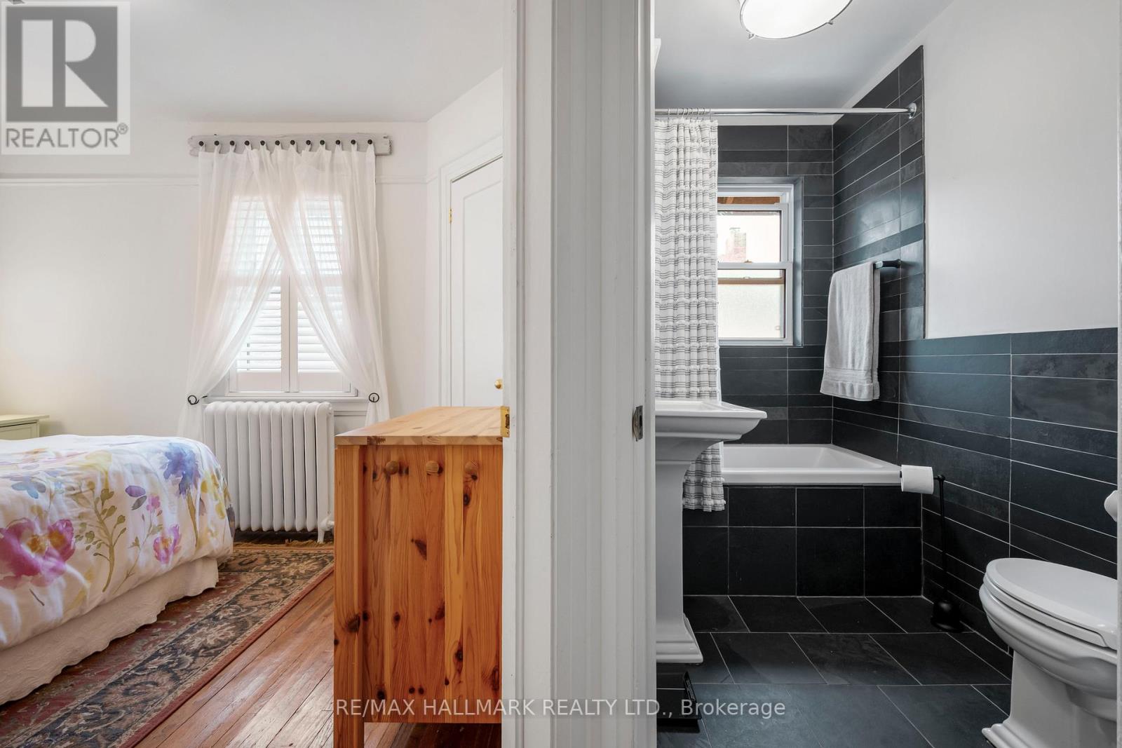 Upper - 28 Glen Manor Drive, Toronto, Ontario  M4E 2X2 - Photo 23 - E12867644