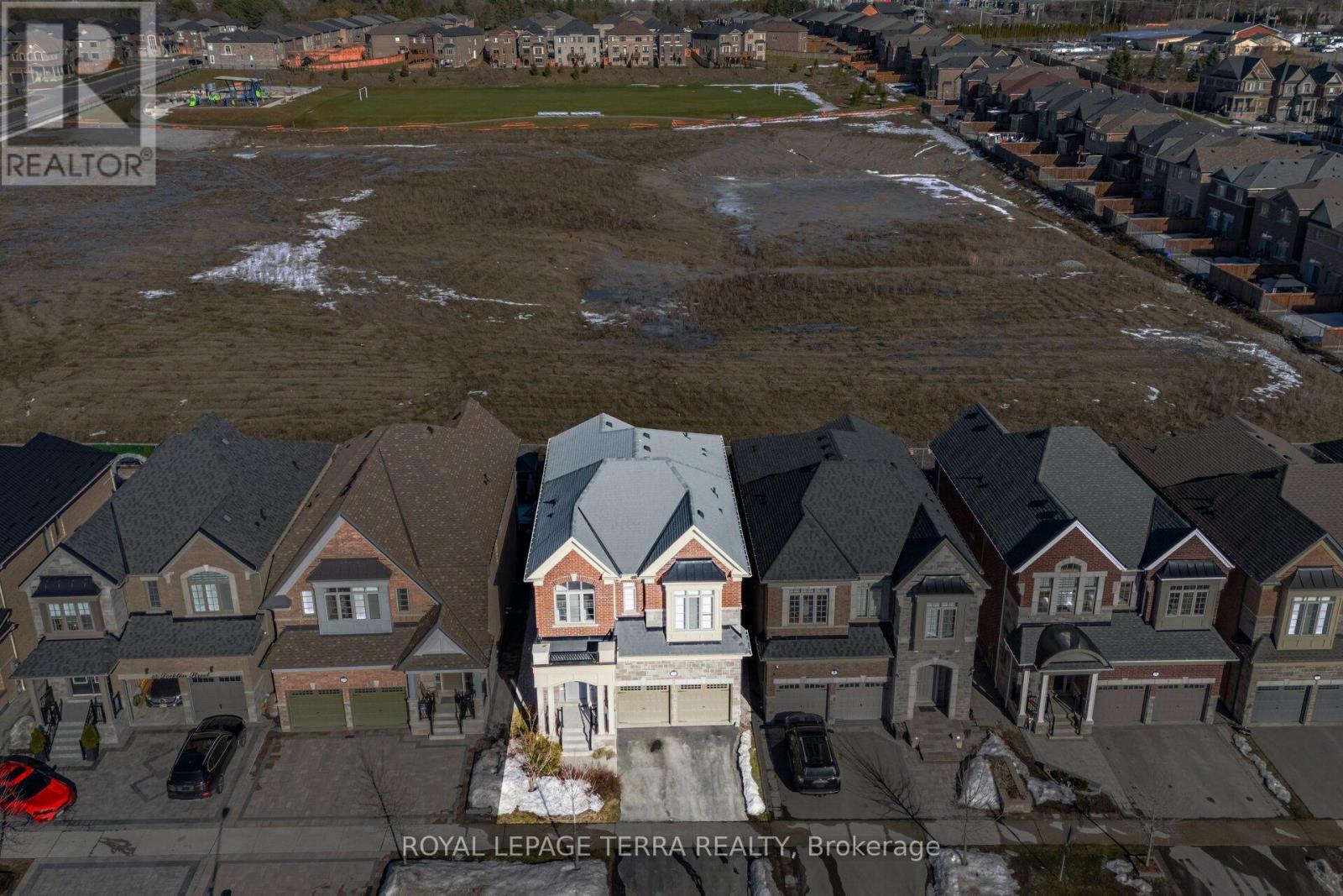 11 Lockton Street, Whitby, Ontario  L1P 0B9 - Photo 2 - E12867714