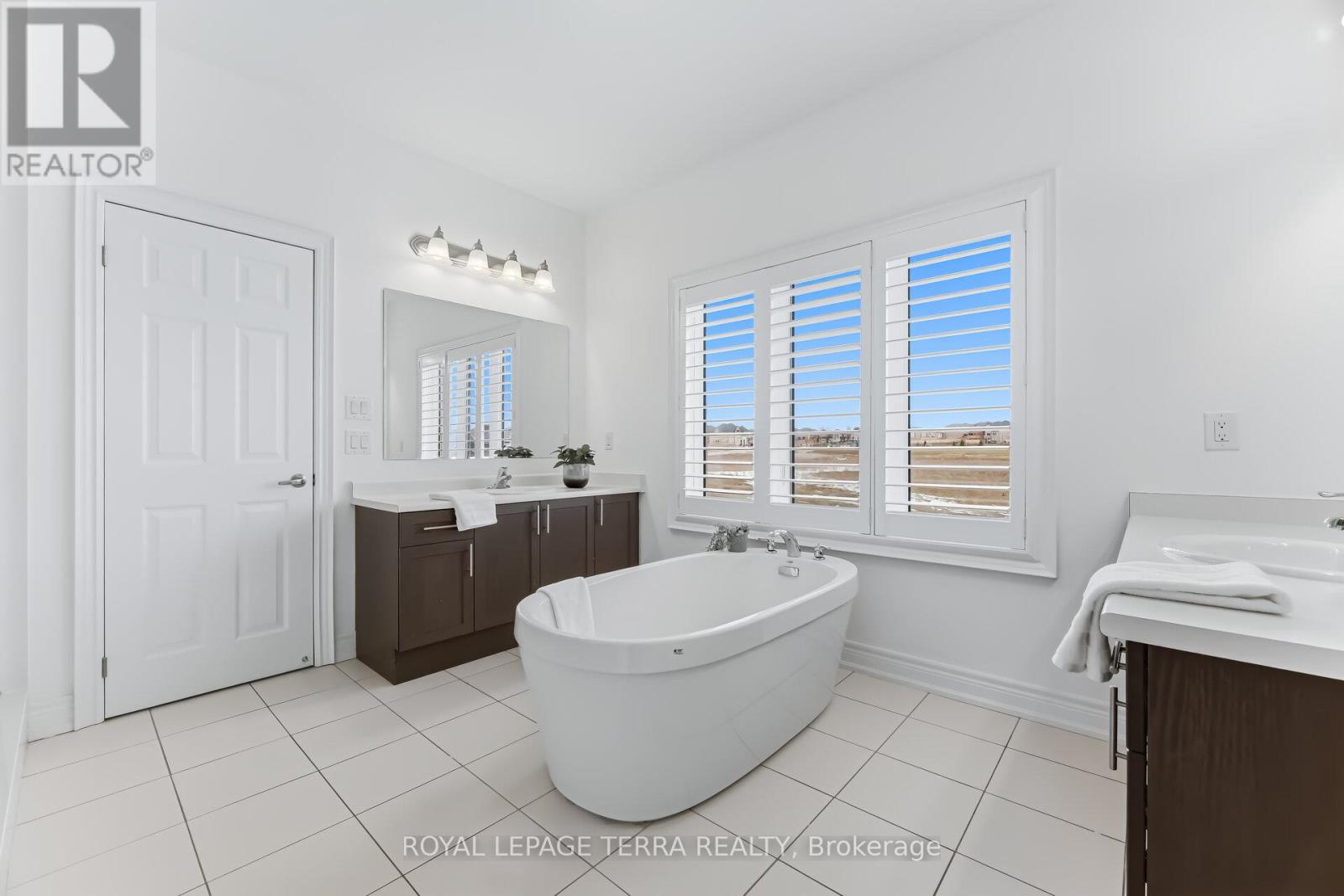 11 Lockton Street, Whitby, Ontario  L1P 0B9 - Photo 27 - E12867714