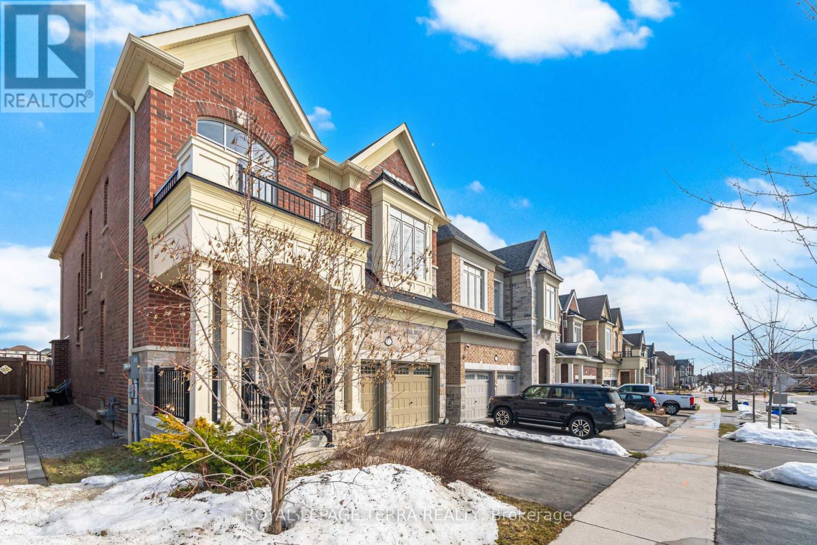 11 Lockton Street, Whitby, Ontario  L1P 0B9 - Photo 3 - E12867714