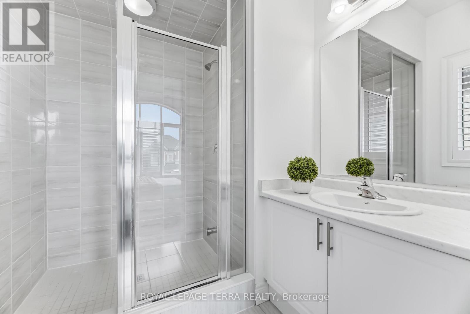 11 Lockton Street, Whitby, Ontario  L1P 0B9 - Photo 36 - E12867714