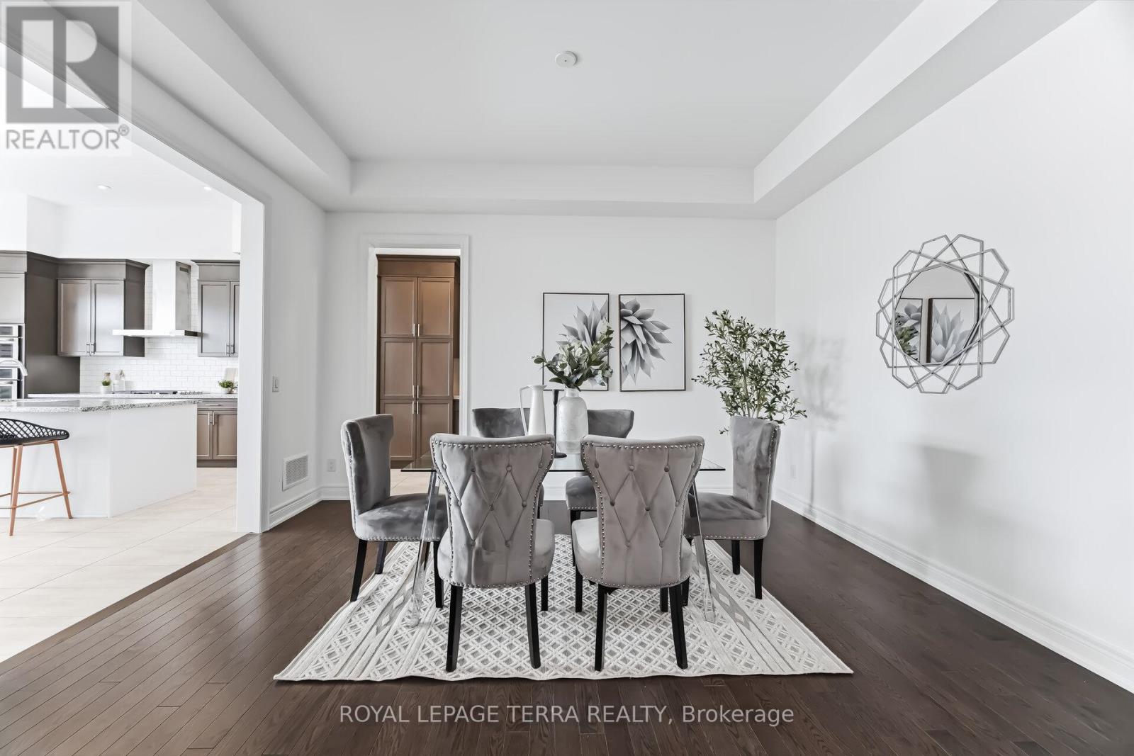 11 Lockton Street, Whitby, Ontario  L1P 0B9 - Photo 7 - E12867714