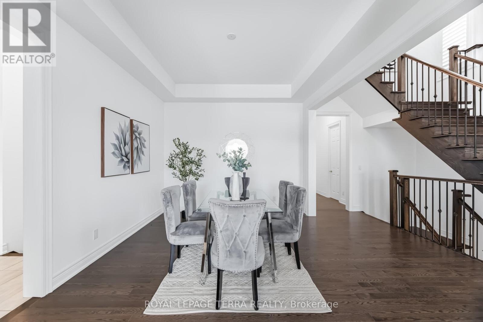 11 Lockton Street, Whitby, Ontario  L1P 0B9 - Photo 8 - E12867714