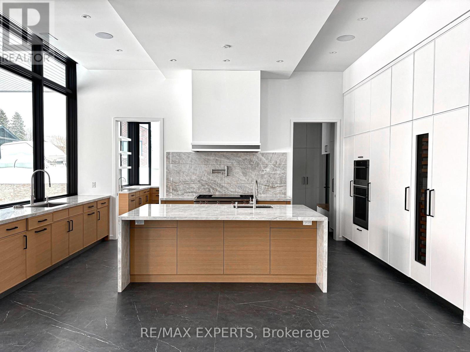 130 Dale Crescent, Bradford West Gwillimbury, Ontario  L0L 1L0 - Photo 6 - N12867548