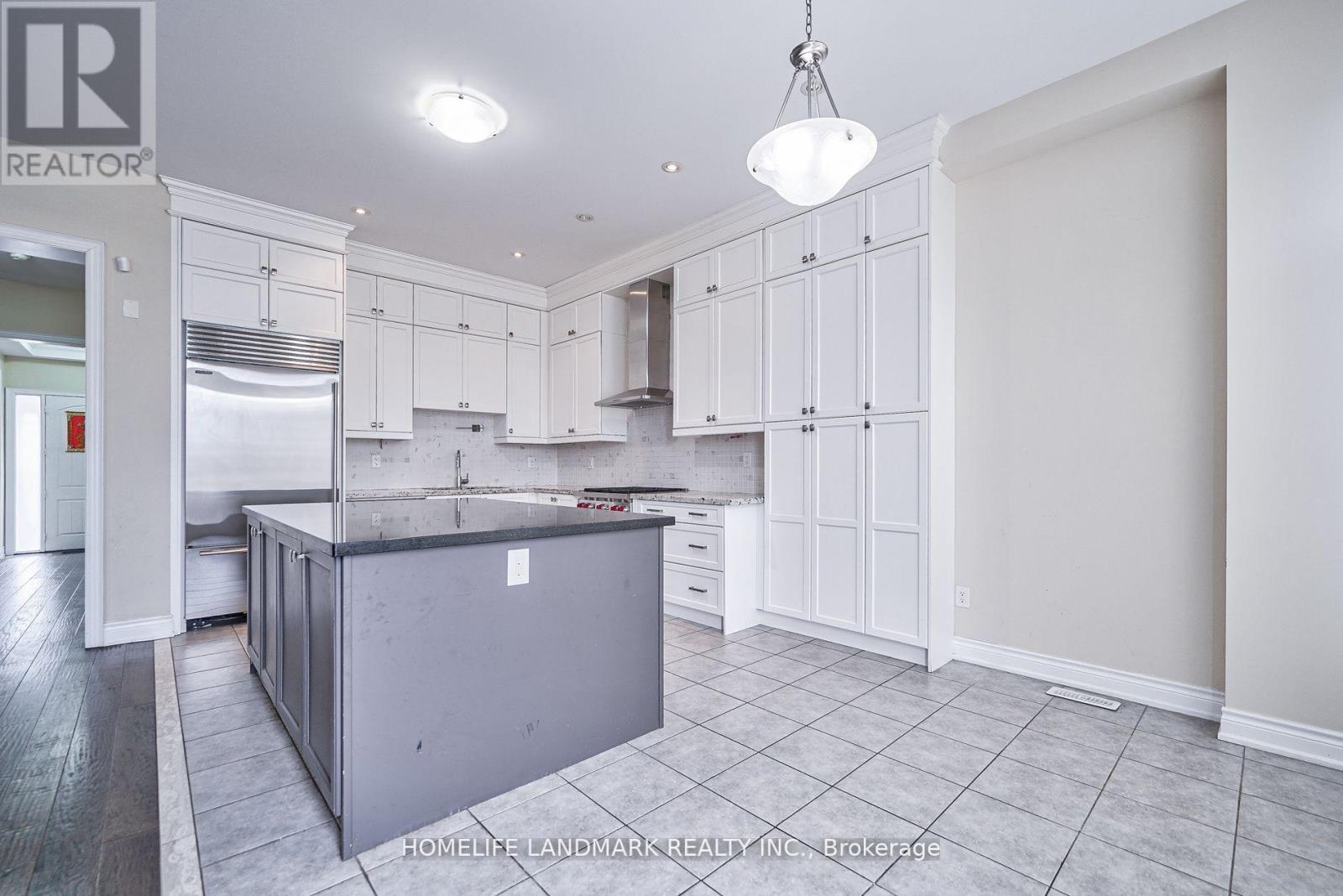 31 Angus Glen Boulevard, Markham (Angus Glen), Ontario  L6C 0X9 - Photo 16 - N12867656