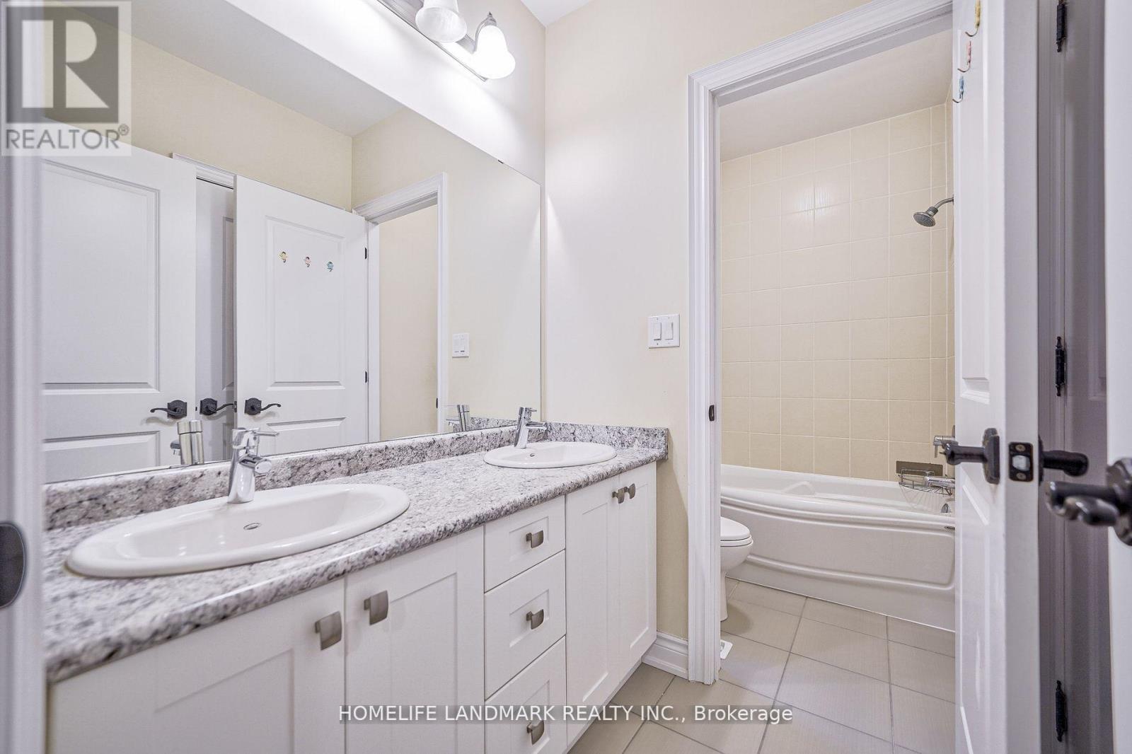 31 Angus Glen Boulevard, Markham (Angus Glen), Ontario  L6C 0X9 - Photo 25 - N12867656