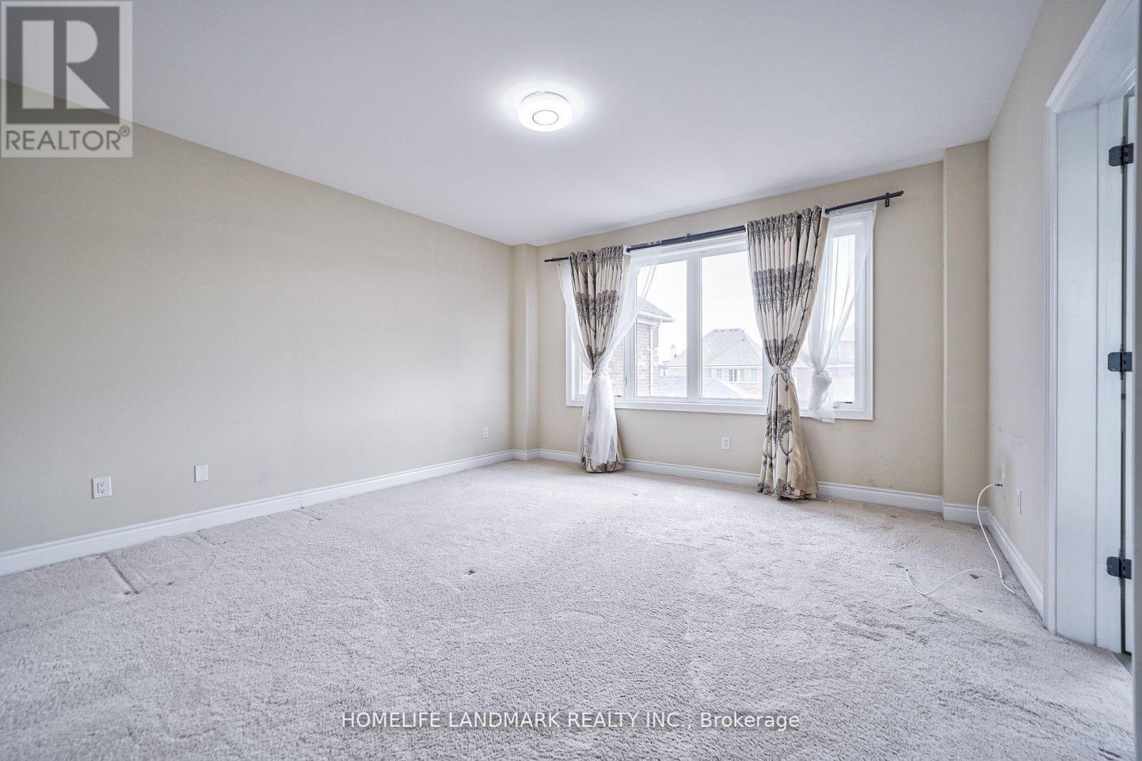 31 Angus Glen Boulevard, Markham (Angus Glen), Ontario  L6C 0X9 - Photo 29 - N12867656