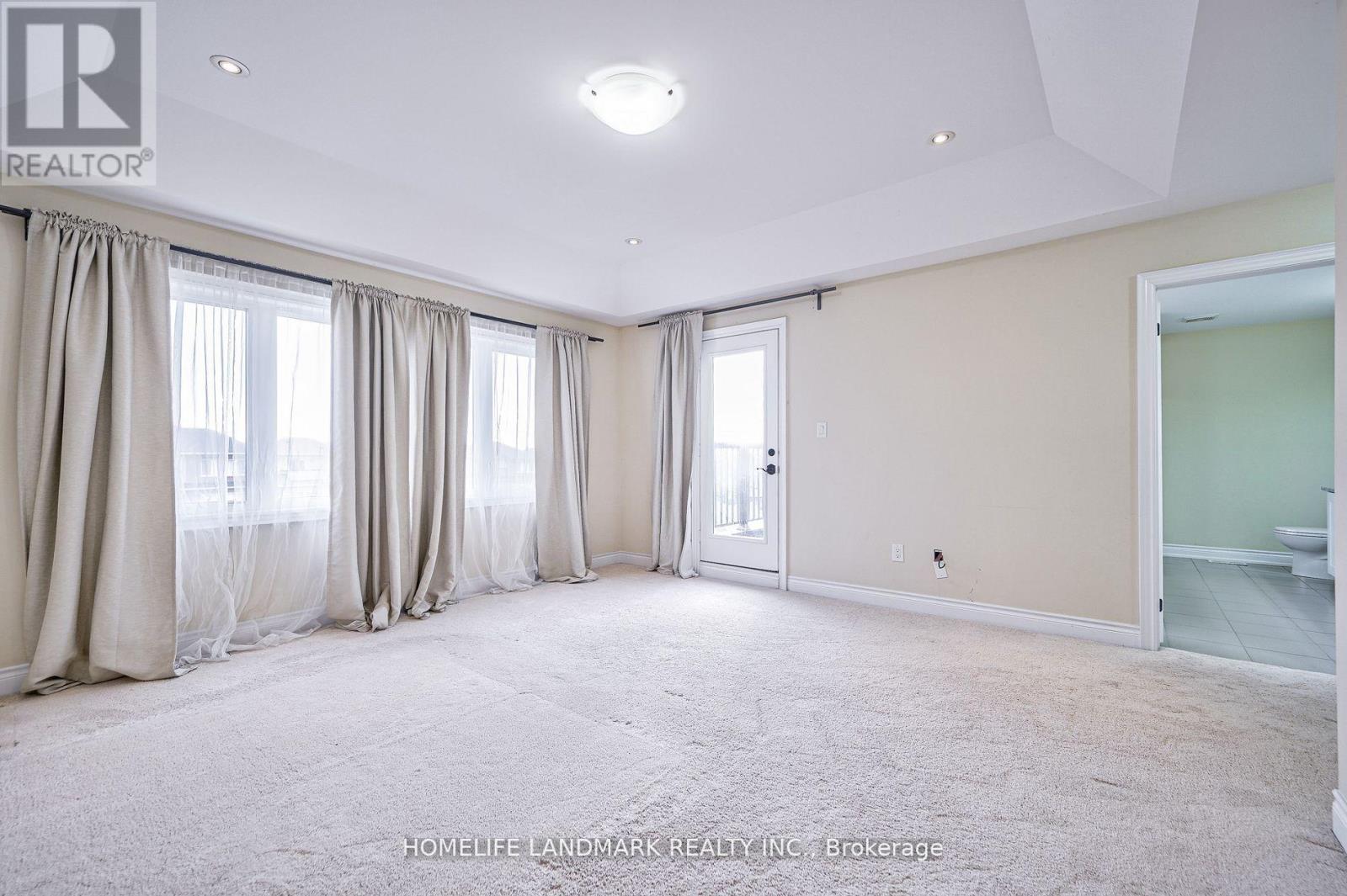 31 Angus Glen Boulevard, Markham (Angus Glen), Ontario  L6C 0X9 - Photo 34 - N12867656