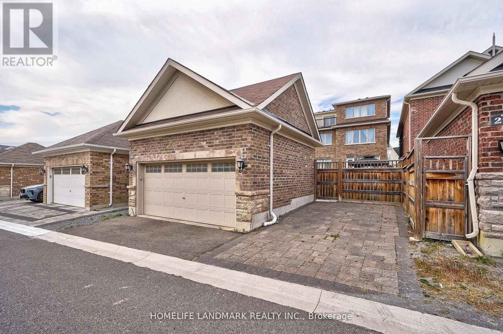 31 Angus Glen Boulevard, Markham (Angus Glen), Ontario  L6C 0X9 - Photo 39 - N12867656