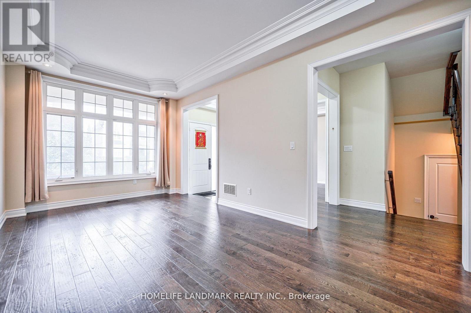 31 Angus Glen Boulevard, Markham (Angus Glen), Ontario  L6C 0X9 - Photo 4 - N12867656