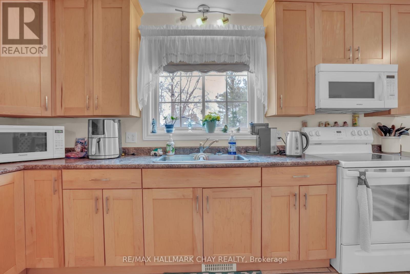 25 Tarbush Avenue, Essa, Ontario  L0M 1B3 - Photo 10 - N12867744