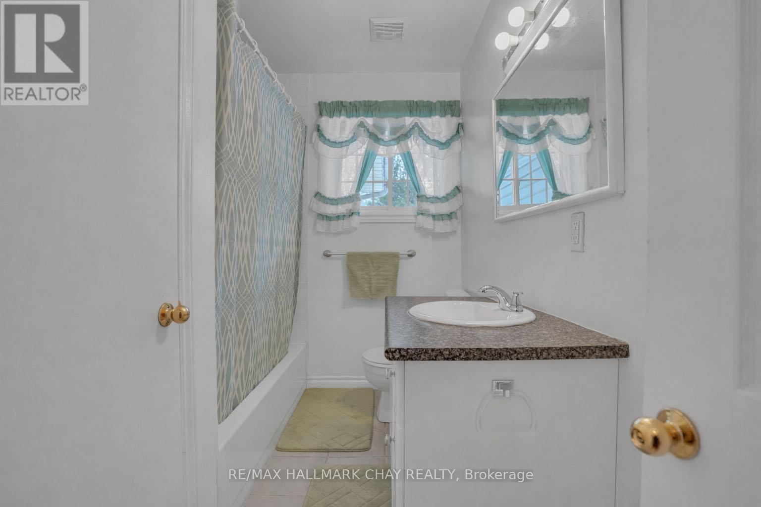 25 Tarbush Avenue, Essa, Ontario  L0M 1B3 - Photo 13 - N12867744