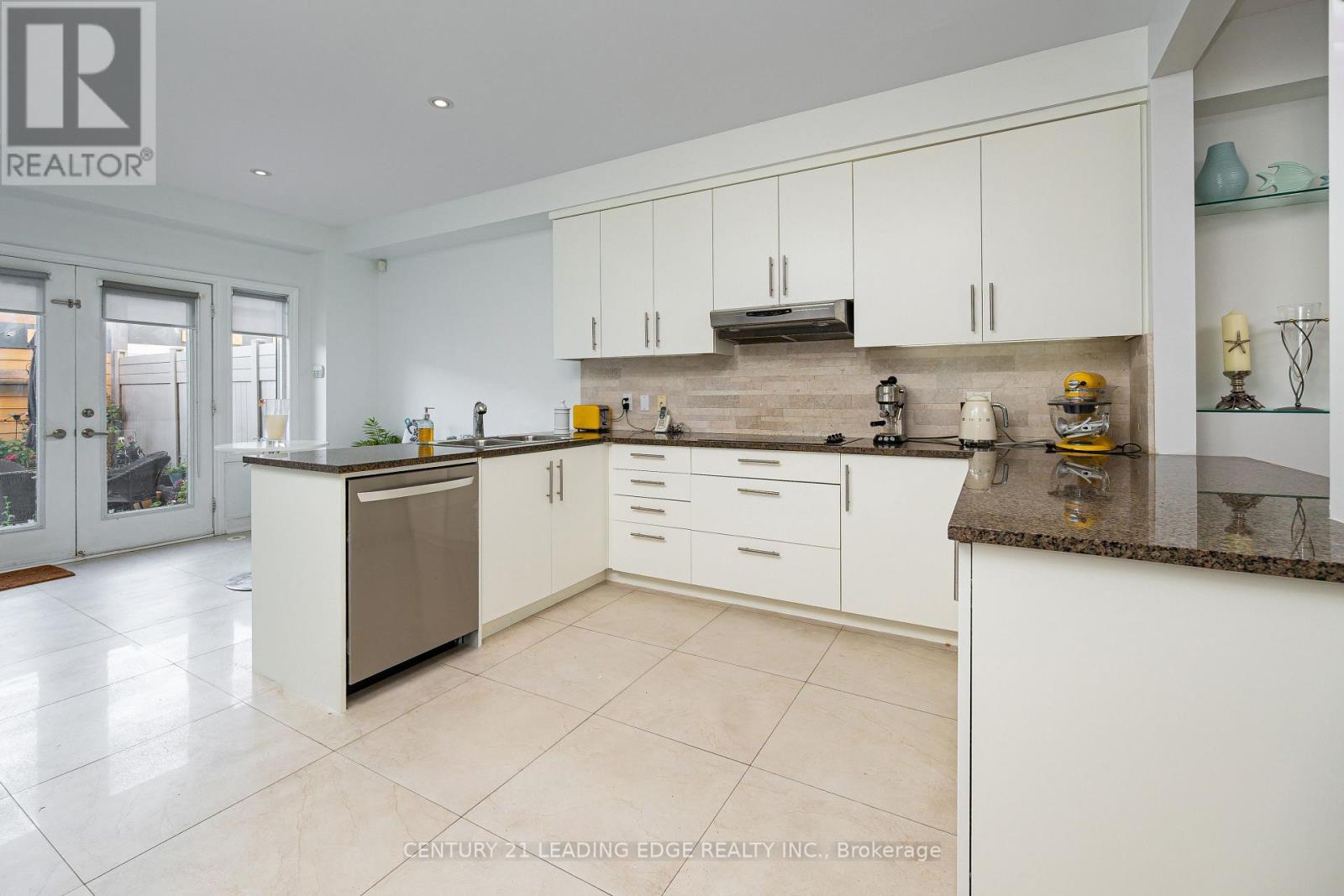 82 Woodbine Avenue, Toronto, Ontario  M4L 2A2 - Photo 10 - E12811420