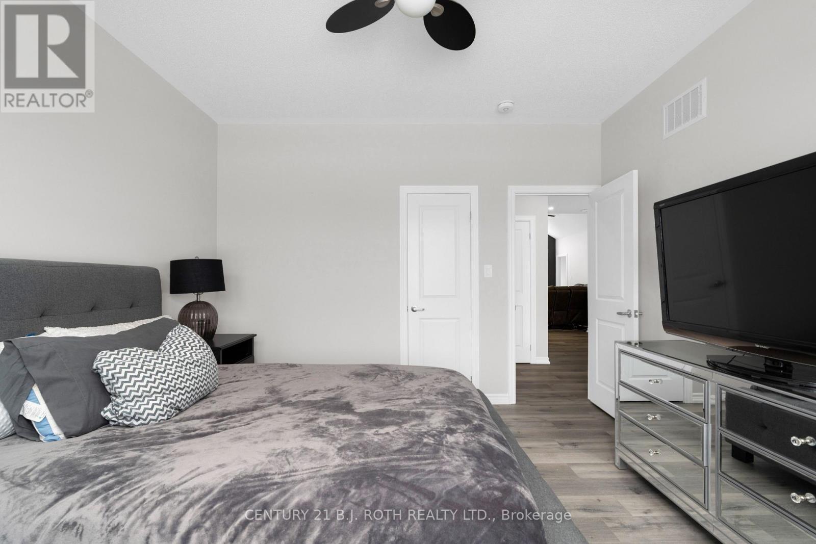 16 Cristiano Avenue, Wasaga Beach, Ontario  L9Z 0H5 - Photo 27 - S12867666