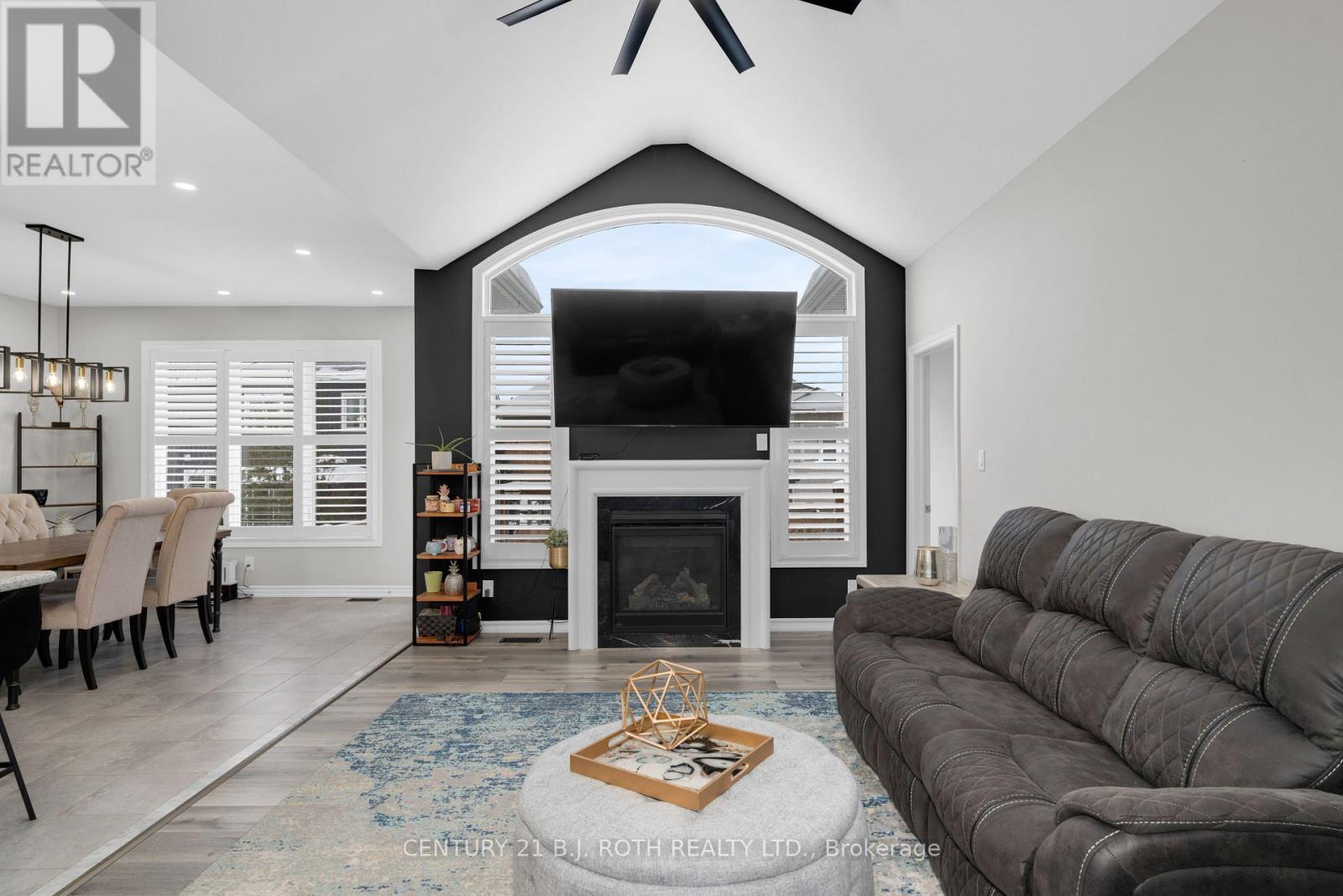 16 Cristiano Avenue, Wasaga Beach, Ontario  L9Z 0H5 - Photo 7 - S12867666