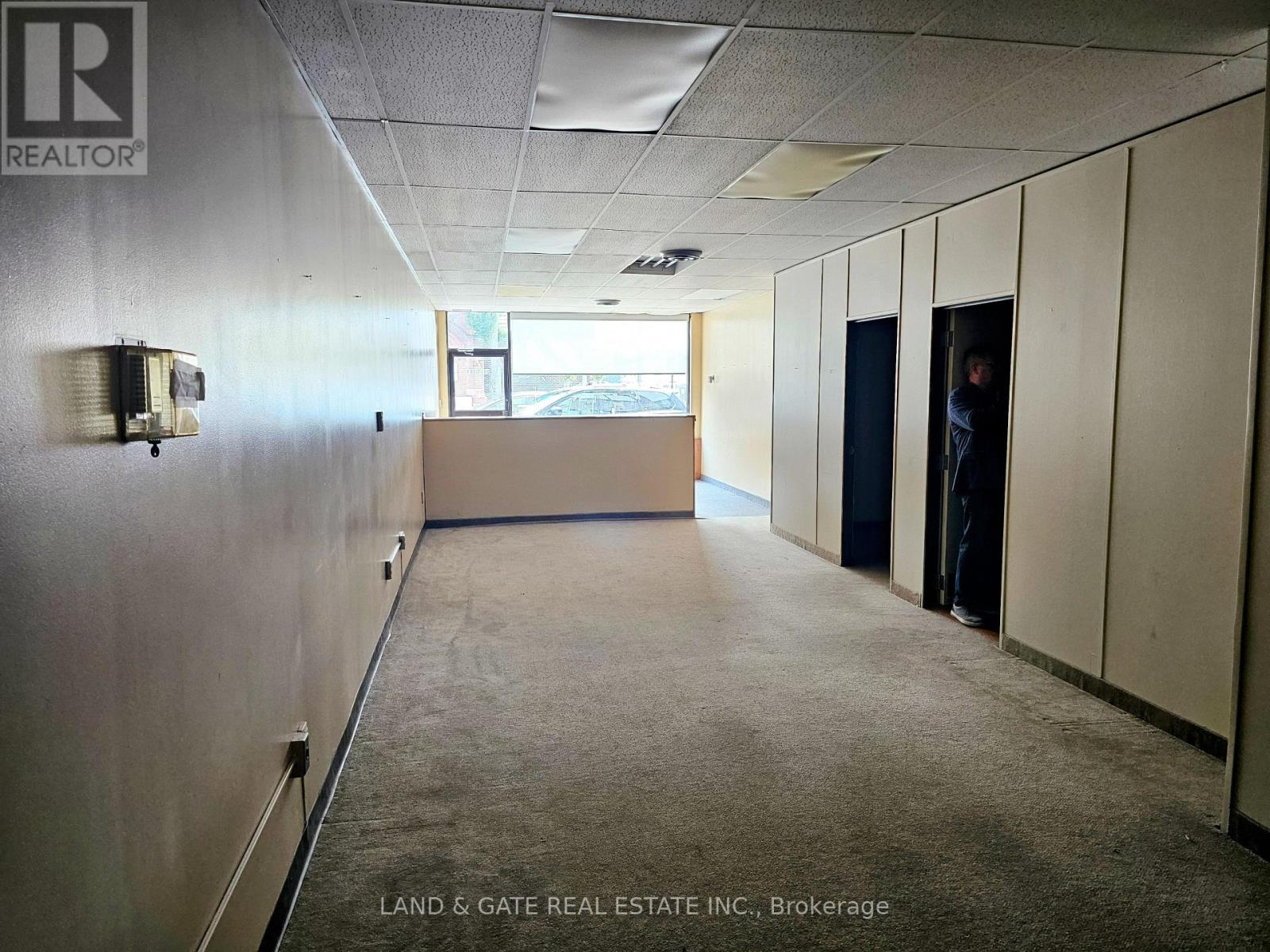 101 - 74 Simcoe Street S, Oshawa (Central), Ontario  L1H 4G6 - Photo 5 - E12207289