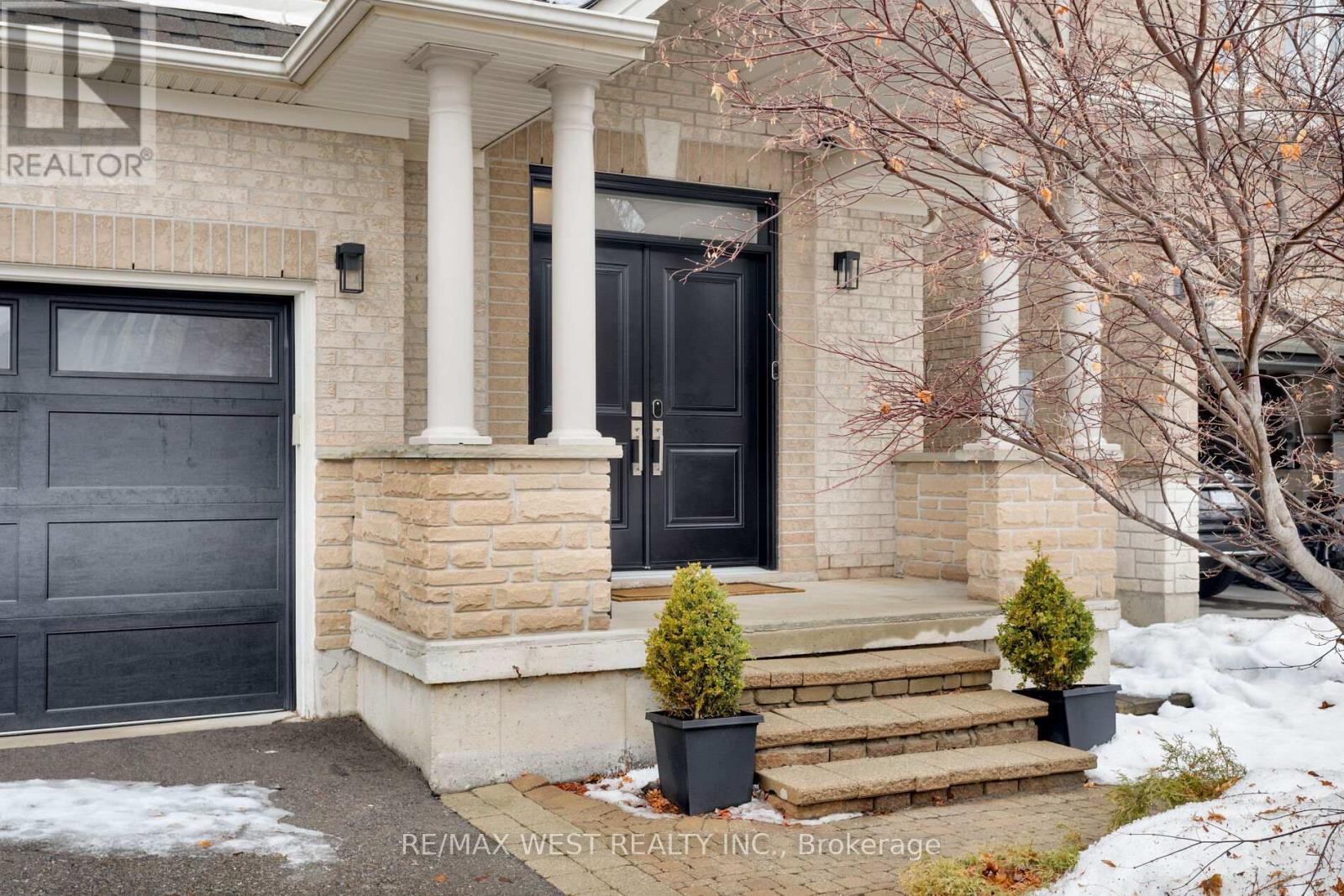2240 Osprey Lane, Oakville, Ontario  L6M 3Z8 - Photo 2 - W12867726