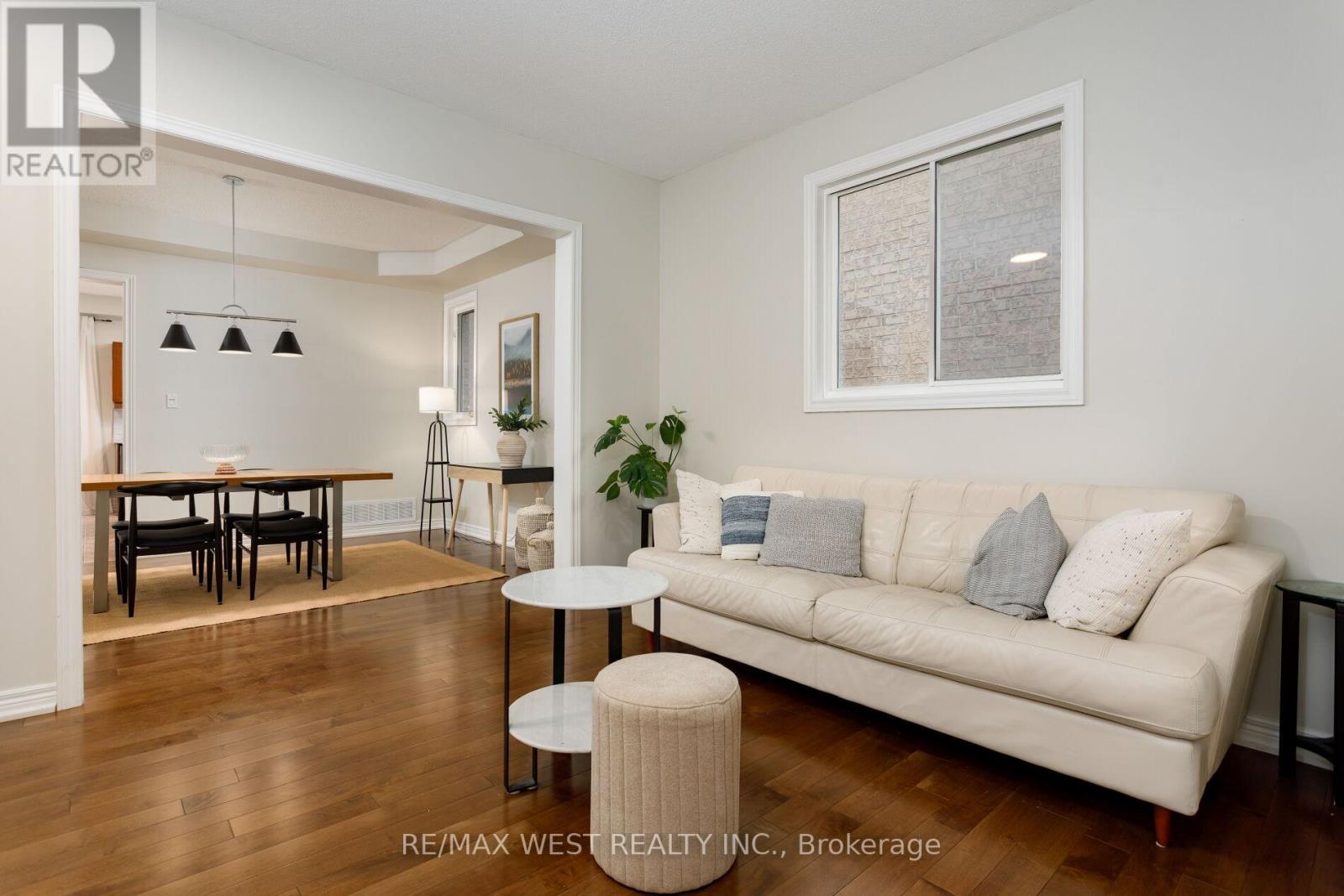 2240 Osprey Lane, Oakville, Ontario  L6M 3Z8 - Photo 5 - W12867726