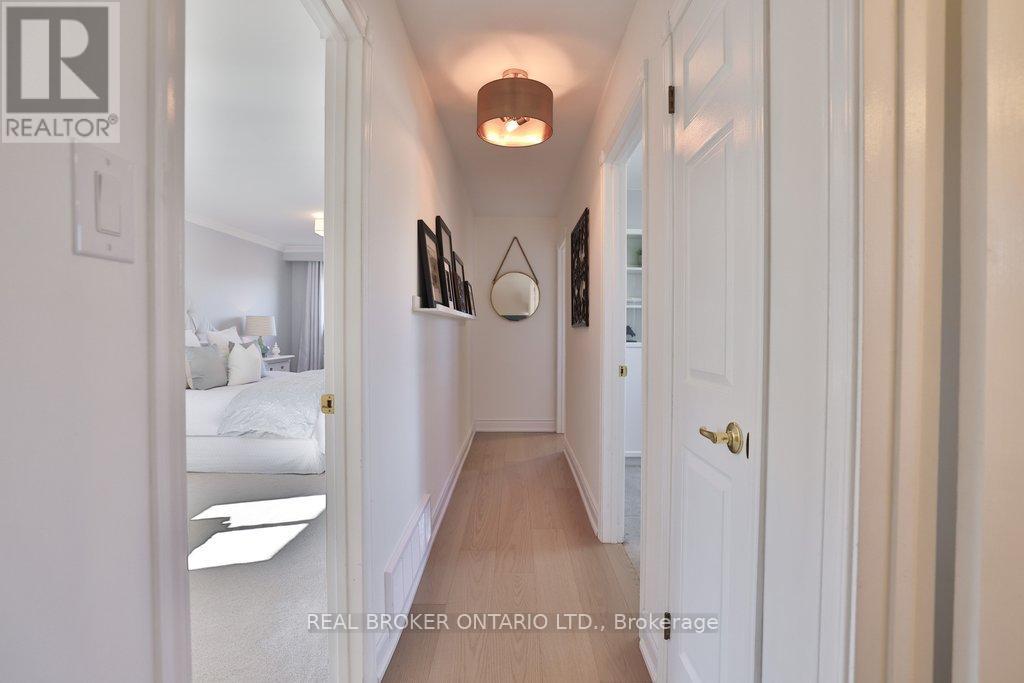 273 Oriole Court, Milton, Ontario  L9T 3R3 - Photo 10 - W12867732