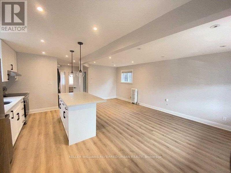 Main Flr - 27 Snider Avenue, Toronto, Ontario  M6E 4R8 - Photo 11 - W12867760