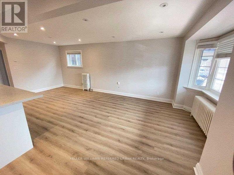 Main Flr - 27 Snider Avenue, Toronto, Ontario  M6E 4R8 - Photo 12 - W12867760